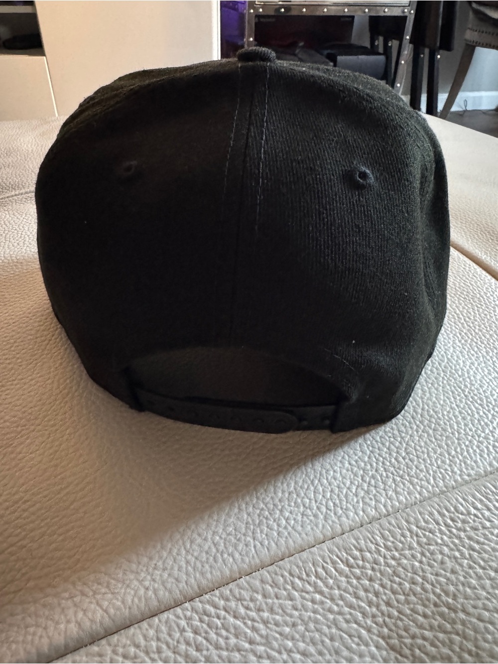 New Era Black NBA Logo Snapback Cap with Red & Blue Patch - Picture 4 of 5